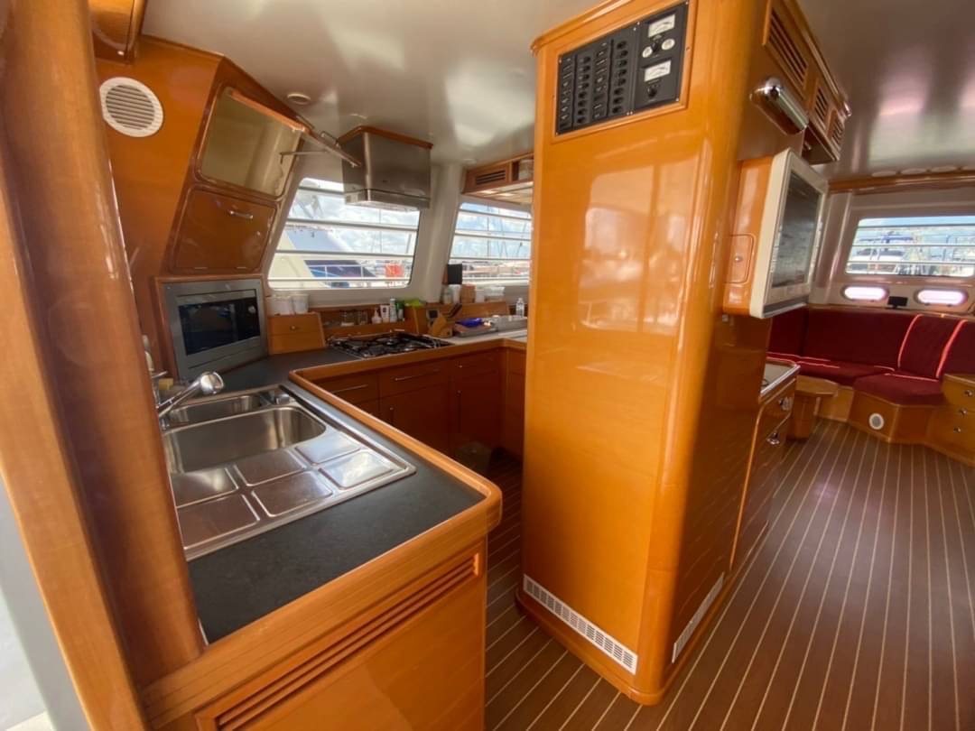 LION KING YACHT image 7