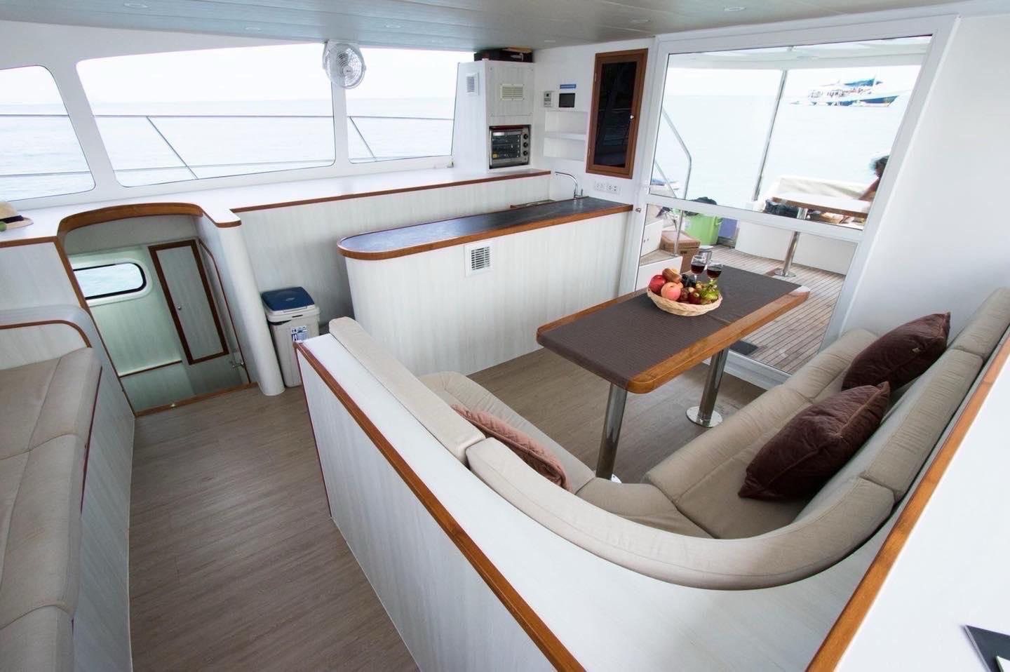 MOMO YACHT image 7