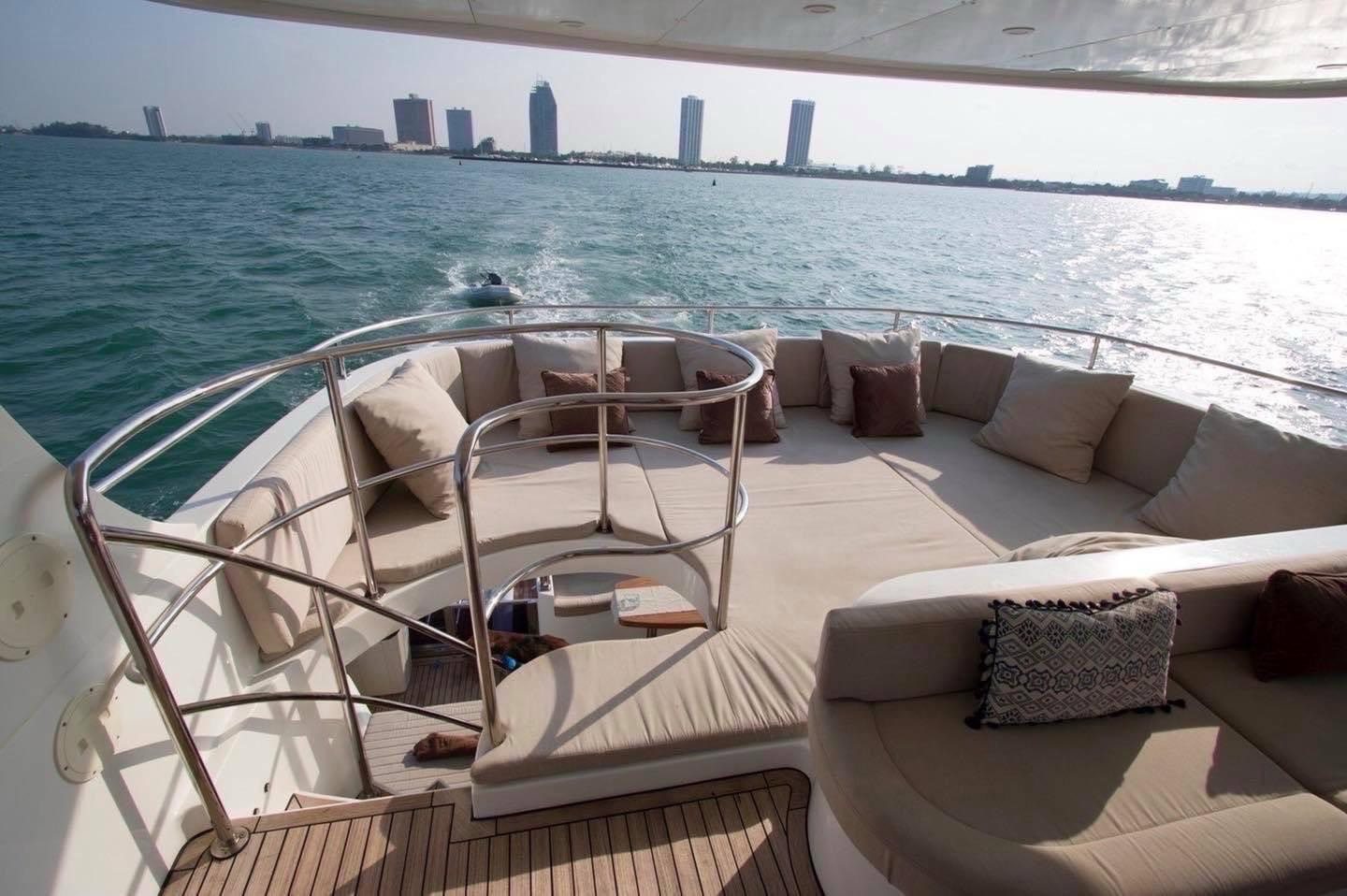 MOMO YACHT image 8